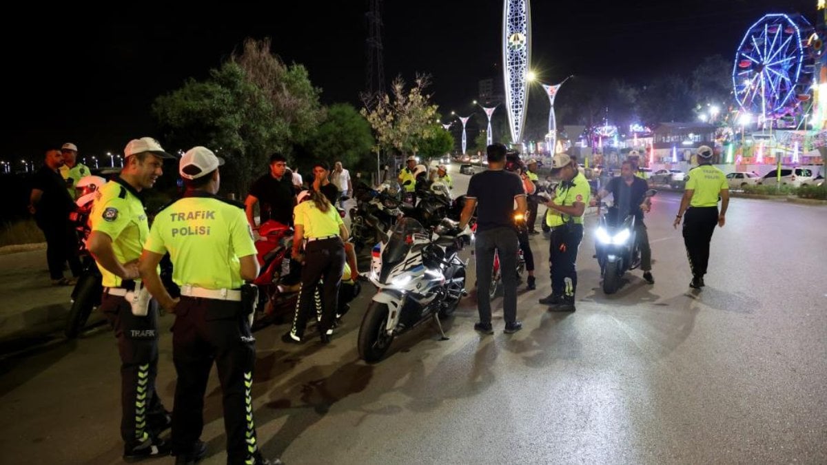 Adana’da kurallara uymayan 347 motosiklet sürücüsüne ceza kesildi